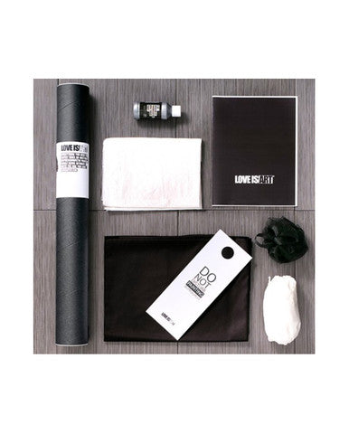 188025 - Love Is Art Premium Black/Silver - Just for you desires