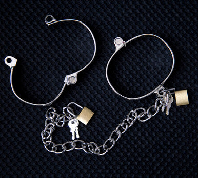 249115 - Erwin Cuffs With Padlock - Just for you desires